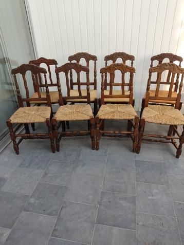 8 chaises antiques  beschikbaar voor biedingen