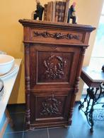 Oude houten kast, Enlèvement