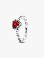 Pandora ring hart rood, Handtassen en Accessoires, Ringen, 18 tot 19, Nieuw, Ophalen of Verzenden, Met edelsteen