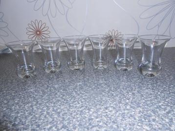 6 shotglazen/borrelglazen.  beschikbaar voor biedingen