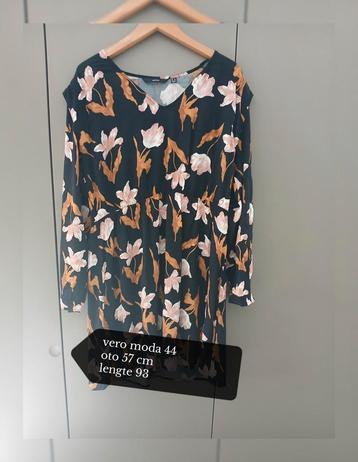 Kleedje vero moda 44