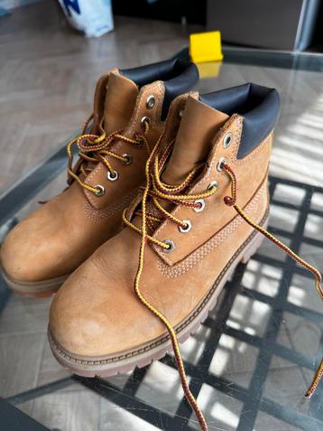 Chaussures timberland taille 32 bon etat  beschikbaar voor biedingen
