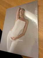 Livre d'art corporel PRESENT SPACE PRINT FOUR, Enlèvement ou Envoi, Neuf