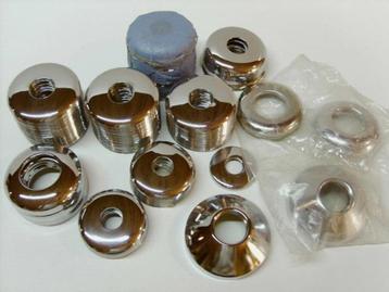 Verchroomde sierringen sanitair (meer dan 100 st.) beschikbaar voor biedingen