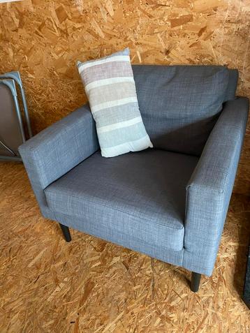 Mooie zetel beschikbaar voor biedingen