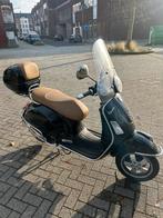 Vespa gts 300 met kofferbak, Ophalen, Zo goed als nieuw