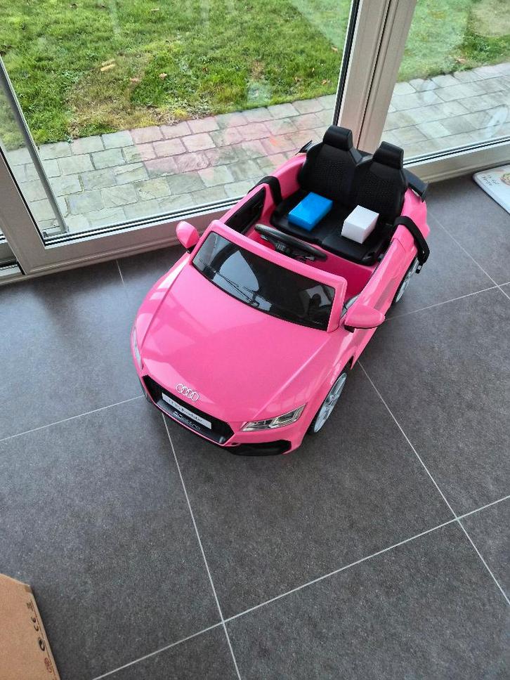 Kinder auto te koop, Enfants & Bébés, Jouets | Véhicules en jouets, Comme neuf, Télécommande, Enlèvement