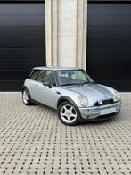 MINI COOPER ONE 1.6 BENZINE GEKEURD VOOR VERKOOP, Auto's, Mini, Voorwielaandrijving, Zwart, 4 cilinders, Handgeschakeld