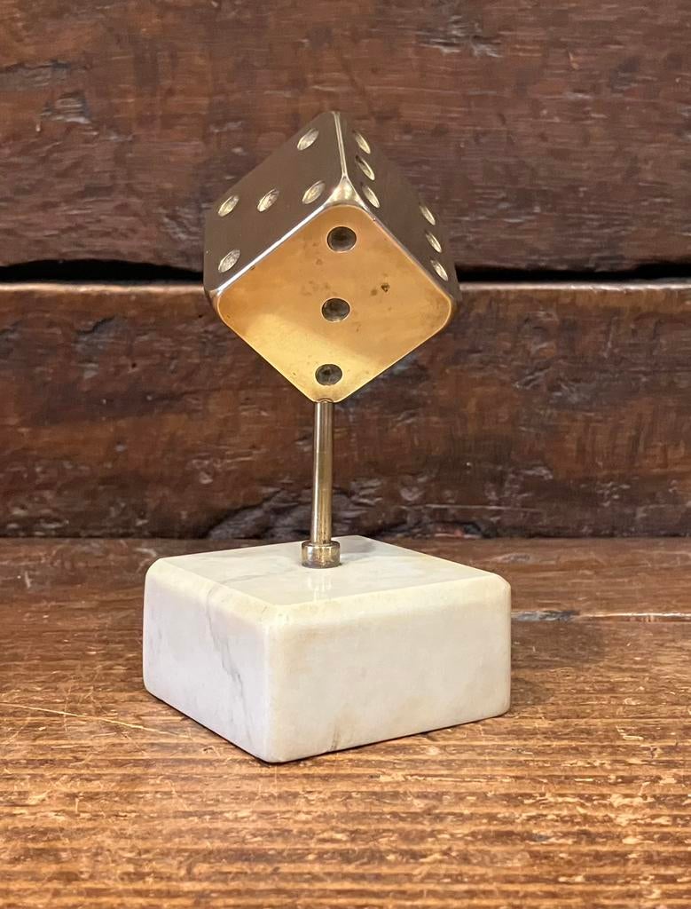 Dé stylisé en bronze poli - pied en marbre, Ophalen of Verzenden, Brons