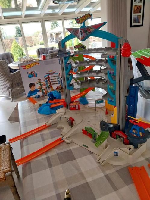Hot wheels ultimatum garage zeer goede staat!!, Kinderen en Baby's, Speelgoed | Racebanen, Zo goed als nieuw, Hot Wheels, Ophalen of Verzenden
