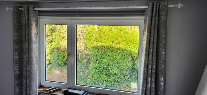 Barre de rideaux et rideaux gris argenté, Huis en Inrichting, Stoffering | Gordijnen en Lamellen, Zo goed als nieuw, 150 tot 200 cm