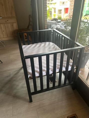 Park met matras beschikbaar voor biedingen