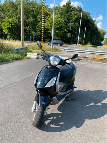 Piaggio fly B klasse 4T beschikbaar voor biedingen