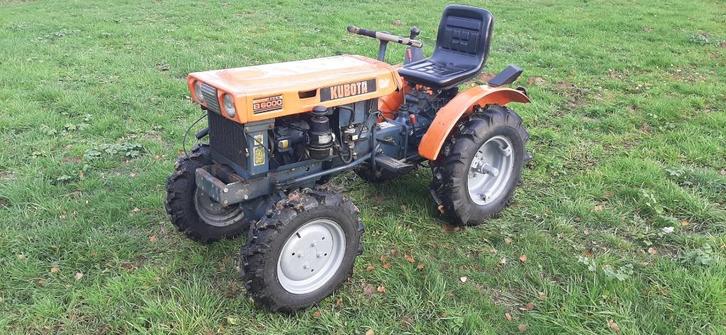 Kubota 4x4 met set gazonbanden extra, Zakelijke goederen, Landbouw | Tractoren, tot 2500, Overige merken, tot 80 Pk, Gebruikt