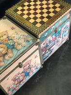 2 vierkante stevige opberg kisten  ( baby /kids), Kinderen en Baby's, Ophalen, Gebruikt