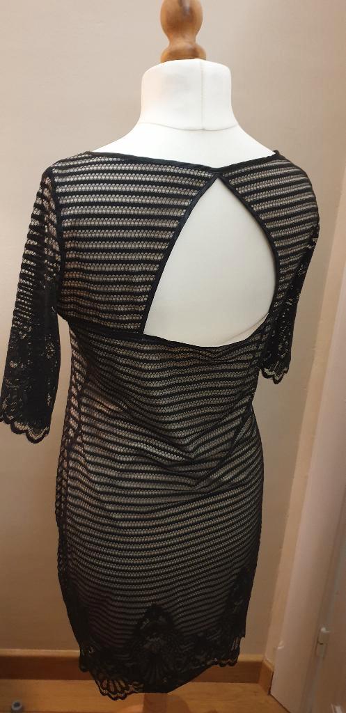 NIEUW artikel : Sora jurk - Maat 44, Kleding | Dames, Jurken, Nieuw, Maat 42/44 (L), Zwart, Knielengte, Ophalen of Verzenden