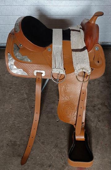 Western zadel 17 inch  beschikbaar voor biedingen