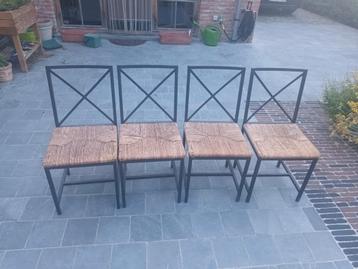 4 stoelen - GRATIS op te halen beschikbaar voor biedingen