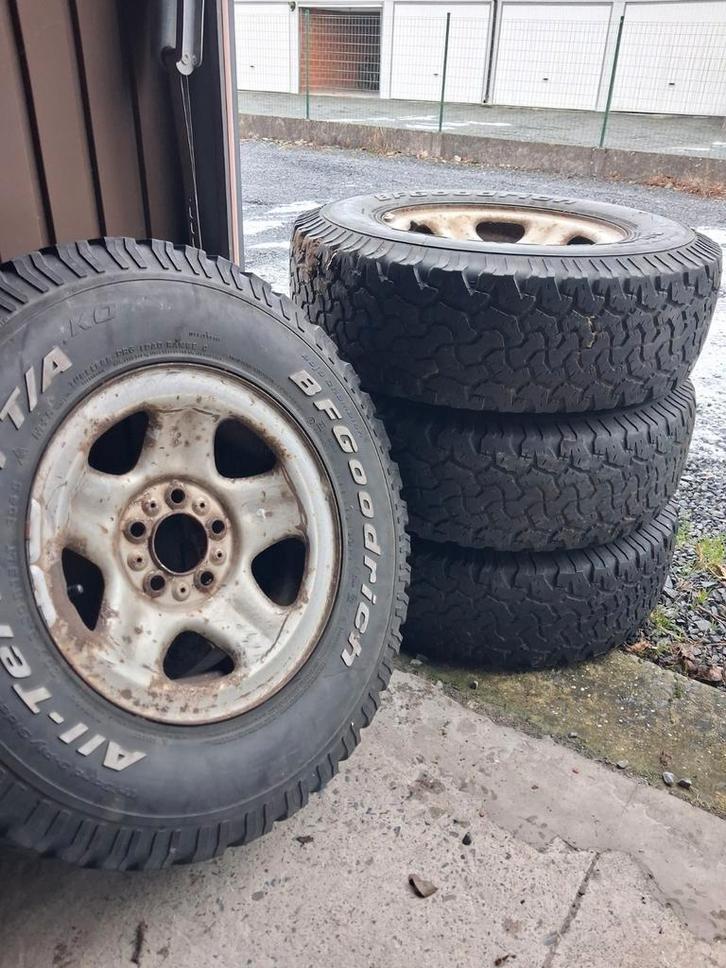 Jeep Wrangler 03-06 Velgen+Banden 245/75/15, Autos : Pièces & Accessoires, Pneus & Jantes, Pneu(s), 4 Saisons, 15 pouces, 245 mm