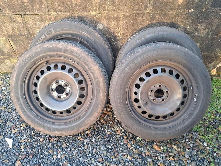 Kit hiver Mercedes GLA - 215/60 R17 96H, Autos : Pièces & Accessoires, Pneus & Jantes, Pneus et Jantes, Pneus hiver, 17 pouces