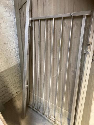 inox hek beschikbaar voor biedingen