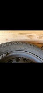 Jantes toles avec pneus Renault espace, Autos : Pièces & Accessoires, Pneus et Jantes, Pneus hiver, Véhicule de tourisme, 17 pouces