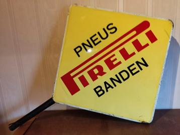Panneau publicitaire Pirelli