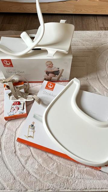 Stokke stoel accessoires (baby set, harnas en tafelblad) beschikbaar voor biedingen