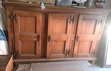 Eiken dressoir in uitstekende staat beschikbaar voor biedingen