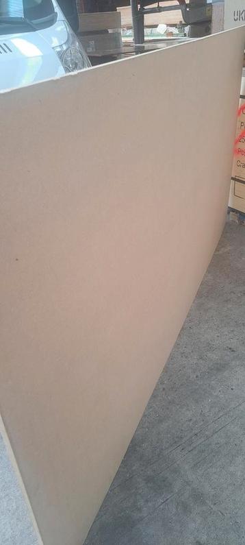 Uitverkoop mdf  plaat 15 mm  1.22 x 2.44 m beschikbaar voor biedingen