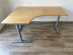 IKEA hoekbureau met GALANT-poten, Huis en Inrichting, Bureaus, Ophalen, Gebruikt, Bureau