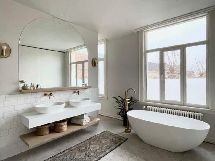 Badkamer / vrijstaand bad & meubel, Huis en Inrichting, Badkamer | Complete badkamers, Zo goed als nieuw, Ophalen