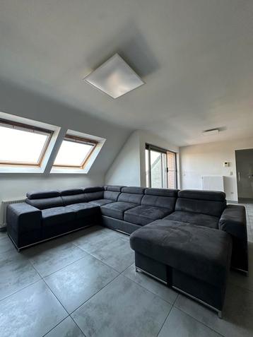 Hoekzetel in perfecte staat 2 maanden oud kleur ANTHRACITE beschikbaar voor biedingen