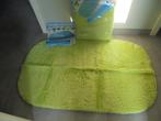 2 Nieuwe groene tapijten te koop., Huis en Inrichting, Stoffering | Tapijten en Vloerkleden, Ophalen, Nieuw, Groen, Ovaal