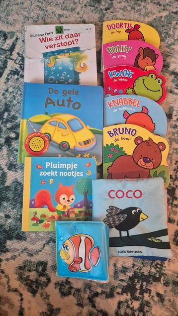 Allerlei baby-peuterboekjes  beschikbaar voor biedingen