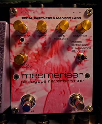 Maneco Labs Mesmeriser beschikbaar voor biedingen