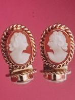 Antieke gouden oorstekers met cameo, Comme neuf, Or, Puces ou Clous, Enlèvement ou Envoi