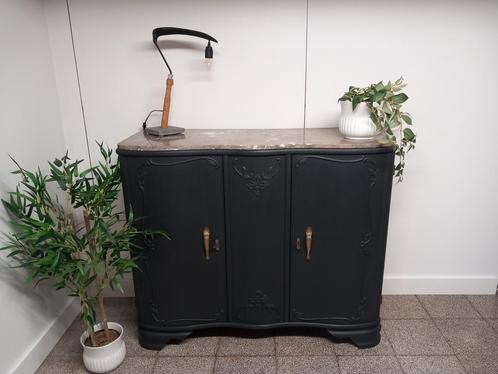 Elegante zwarte dressoir met uniek marmeren blad, Huis en Inrichting, Kasten | Dressoirs, Zo goed als nieuw, Ophalen