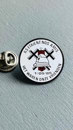 Brandweer pin : Het waren onze vrienden 01/05/85, Verzamelen, Speldjes, Pins en Buttons, Verzenden