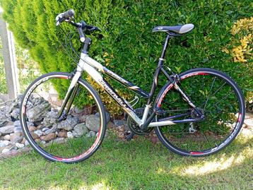 Sportieve damesfiets Large beschikbaar voor biedingen