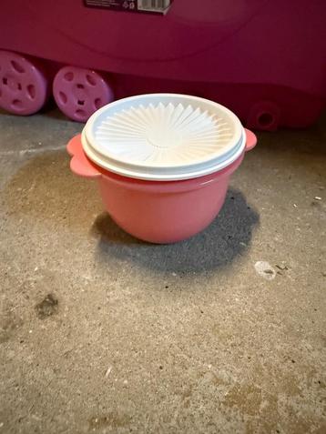 Boîte Tupperware rose  750 ml  beschikbaar voor biedingen