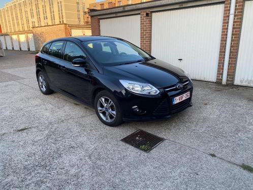 Ford focus Benzine reeds gekeurd !, Auto's, Ford, Particulier, Focus, Benzine, Euro 5, Berline, 4 deurs, Handgeschakeld, Zwart