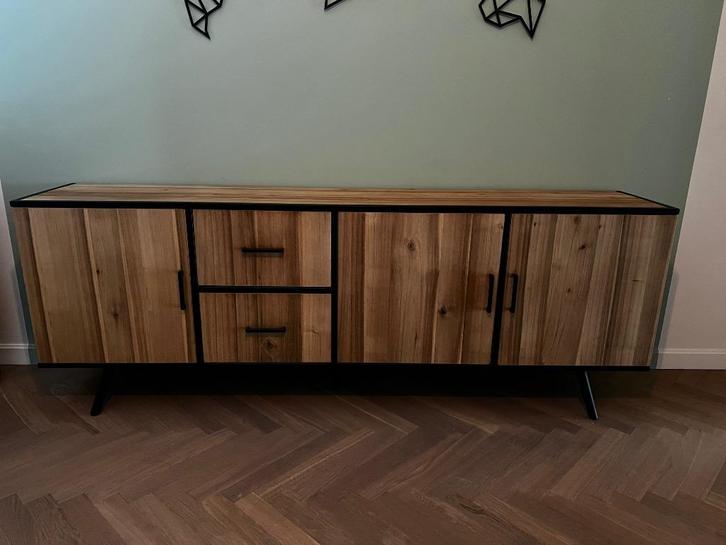 XOOON Dressoir Kinna 220cm - in nieuwstaat, Huis en Inrichting, Kasten | Dressoirs, Ophalen