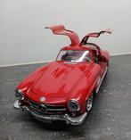 1:18 Mercedes 300 SL rood, oldtimer, Hobby en Vrije tijd, Modelauto's | 1:18, Ophalen of Verzenden
