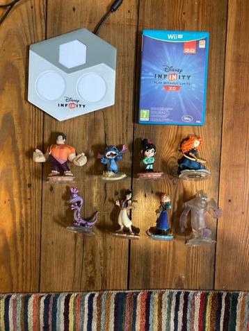 Disney infinity 2.0 WiiU + figuurtjes en bord beschikbaar voor biedingen