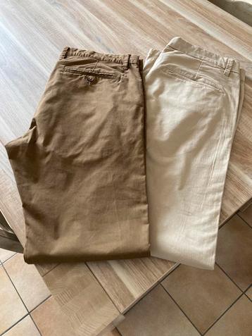 2 herenbroeken model chino beschikbaar voor biedingen