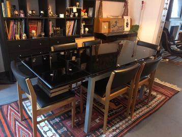 Table salle à manger en verre trempé noir (moderne) - pieds 