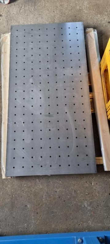 Blad lastafel beschikbaar voor biedingen