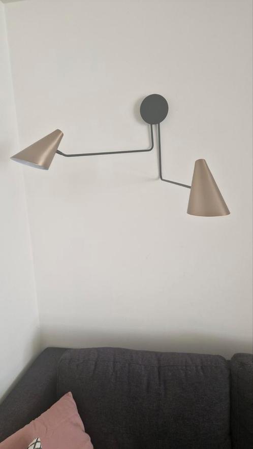 Dimbare wandlamp in zwart en messing met verstelbare armen, Huis en Inrichting, Lampen | Wandlampen, Zo goed als nieuw, Overige materialen