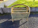 Vintage rotan krantenbak, Huis en Inrichting, Woonaccessoires | Krantenbakken en Lectuurbakken, Ophalen, Gebruikt